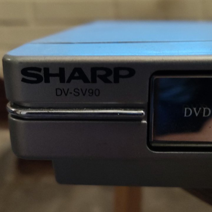 DVD проигрыватель sharp