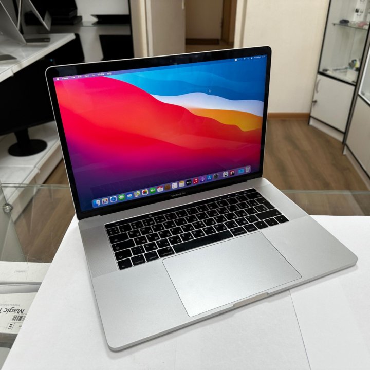 Macbook pro 15 2017 i7 3.1 16/512SSD (П-678)