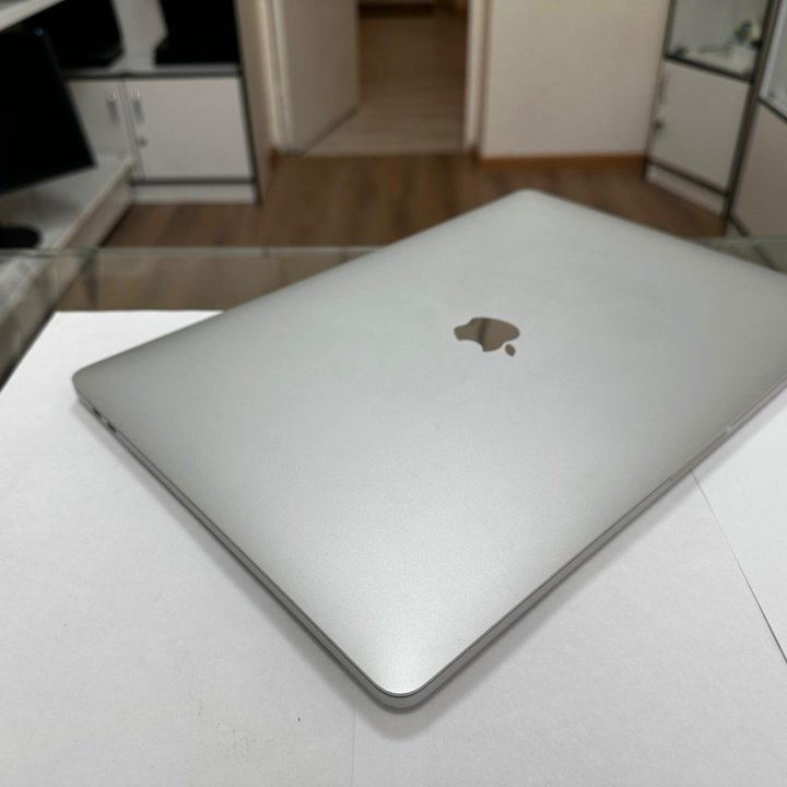 Macbook pro 15 2017 i7 3.1 16/512SSD (П-678)