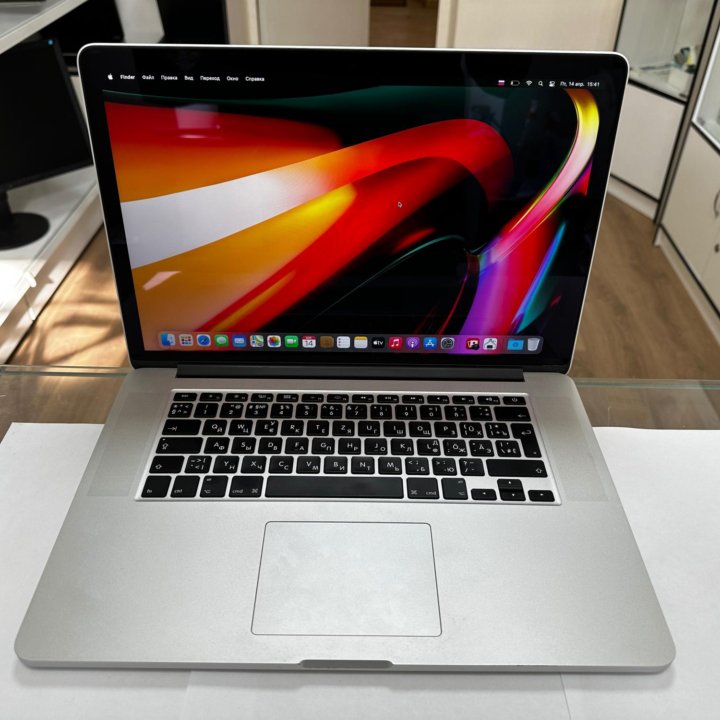 Топовый Macbook pro 15 2015 i7 2.8 16/512 (П-675)