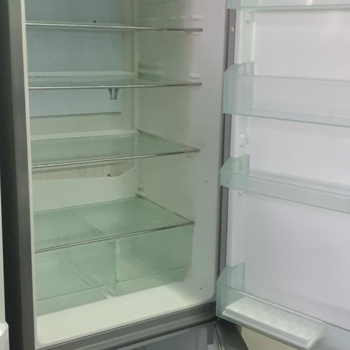 Холодильник LIEBHERR