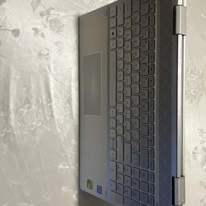 Ноутбук HP envy x360 15” 256 gb