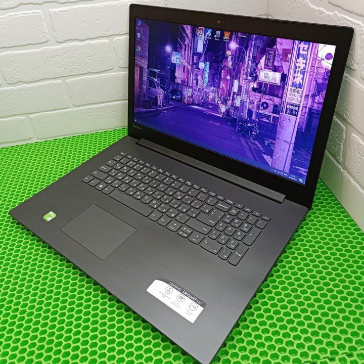 Топ Lenovo i7-8550U/12GB/MX150-4GB/SSD/17.3/2018