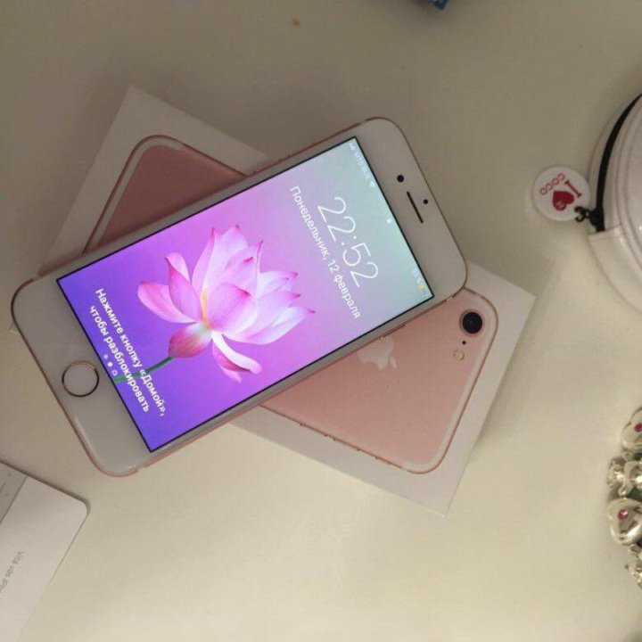 Продам айфон 7