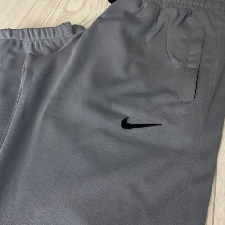 Спортивный костюм Nike