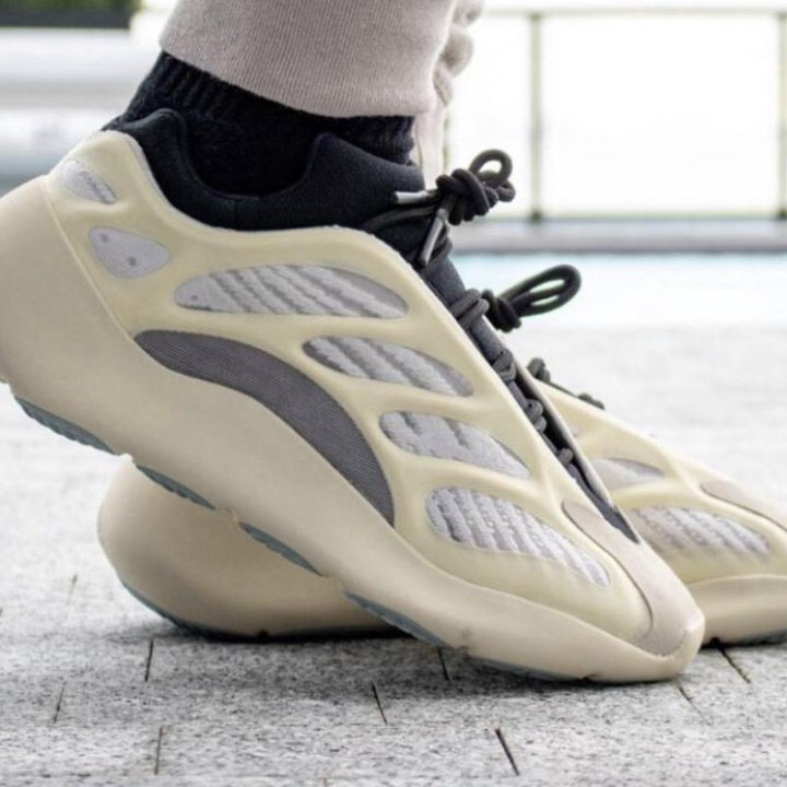 Кроссовки adidas Yeezy boost 700 v3 р36-41