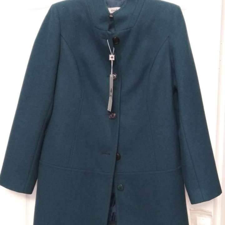 Пальто женское новое 48 размер