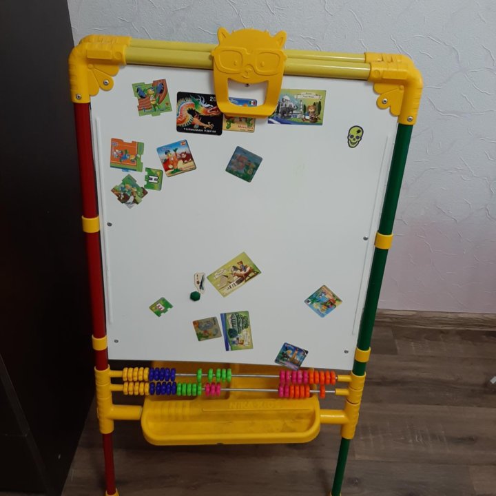 Магнитная доска,мольберт