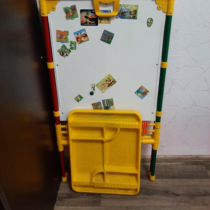 Магнитная доска,мольберт