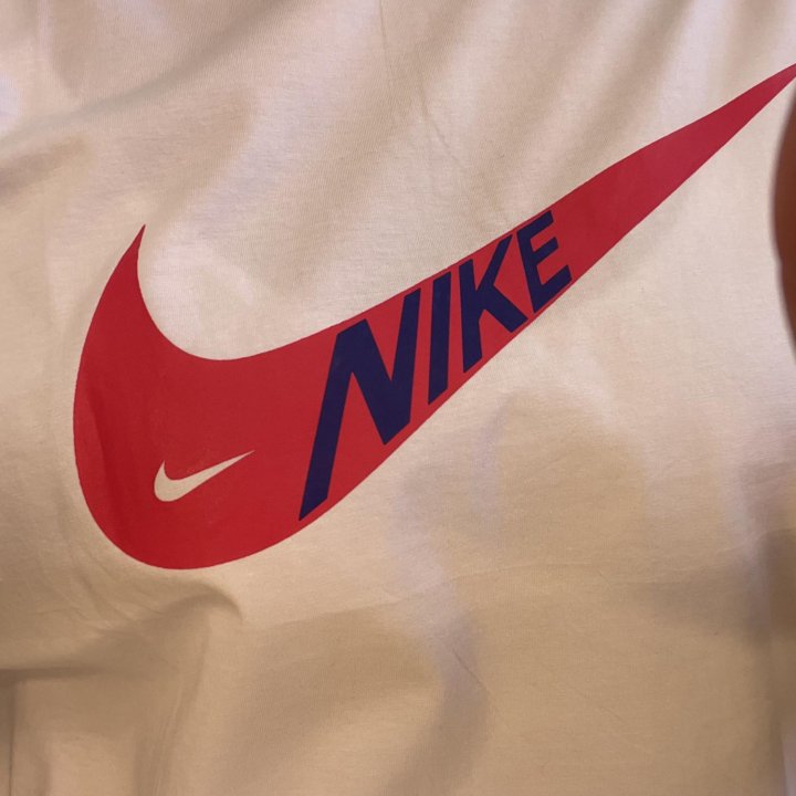 Футболка Nike белая