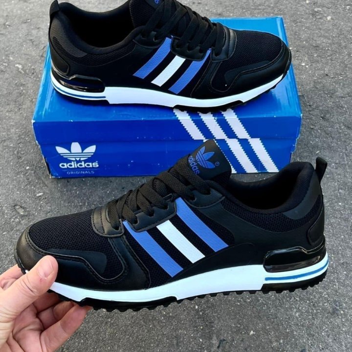 Кроссовки Adidas новые чёрные