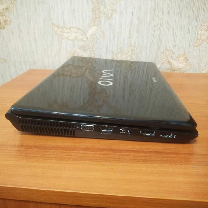 Sony vaio VPC-CW2S1R 14'' Core i3/SSD