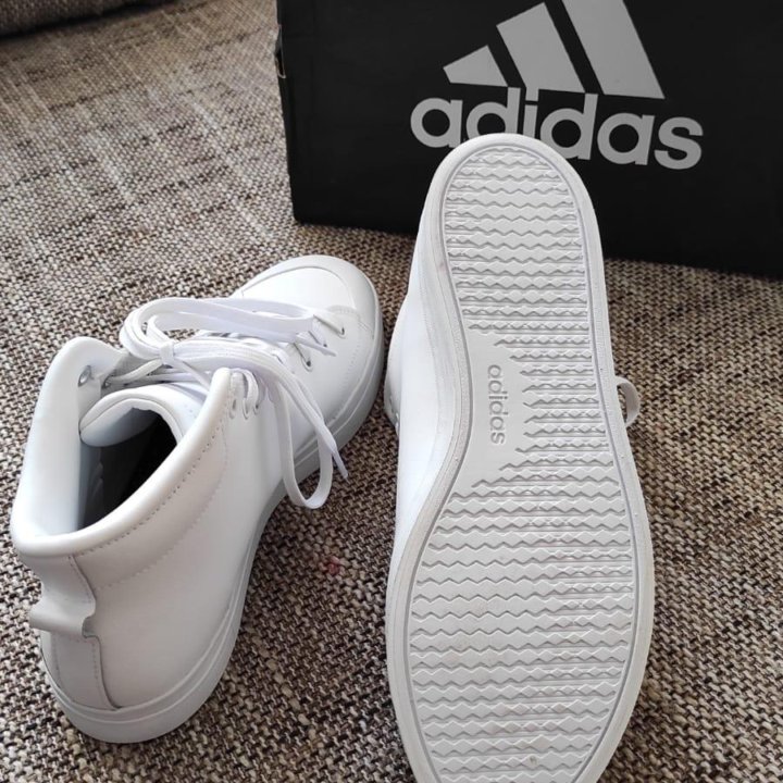 кросовки adidas