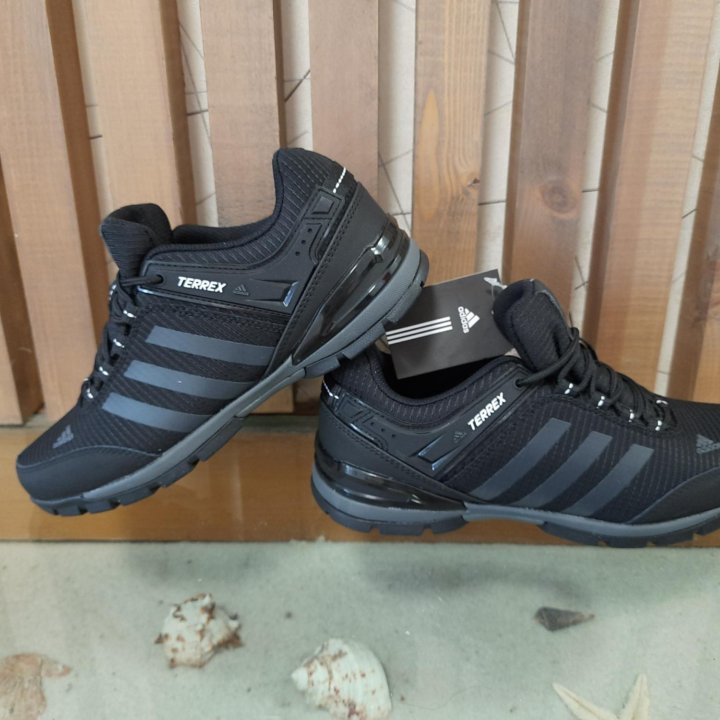 Кроссовки Adidas р-ры 37-41 артикул 266 чер/чер