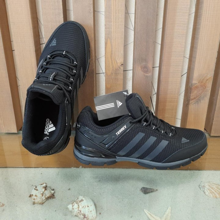 Кроссовки Adidas р-ры 37-41 артикул 266 чер/чер