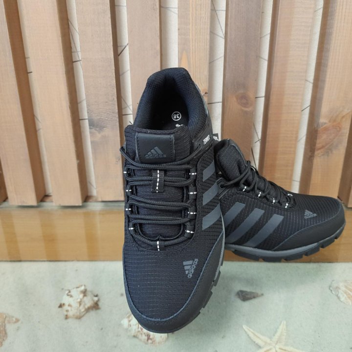 Кроссовки Adidas р-ры 37-41 артикул 266 чер/чер