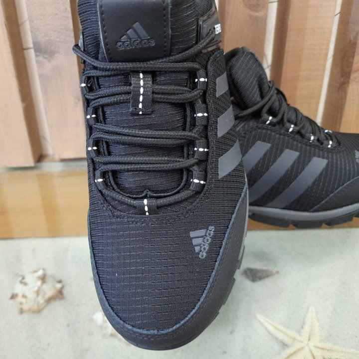 Кроссовки Adidas р-ры 37-41 артикул 266 чер/чер