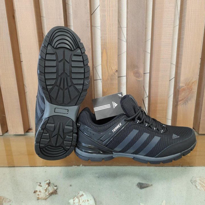 Кроссовки Adidas р-ры 37-41 артикул 266 чер/чер