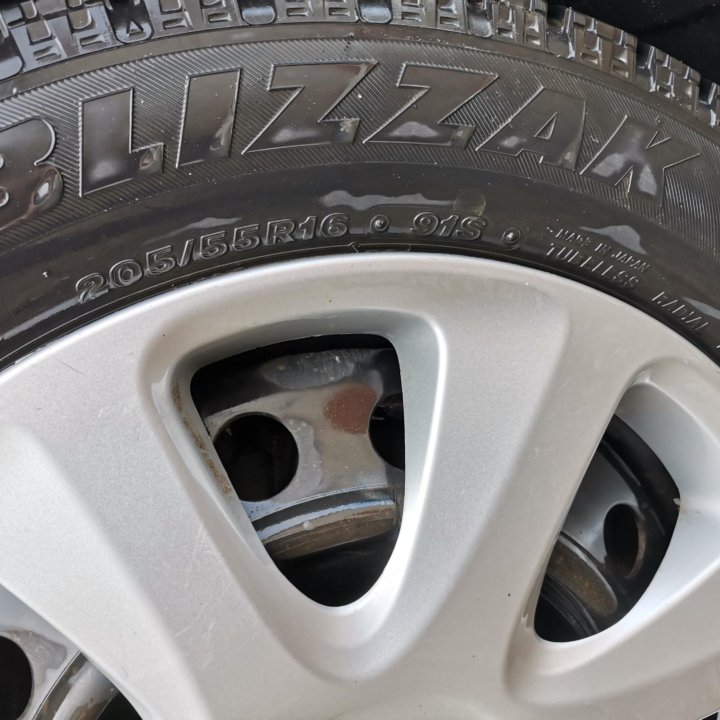 Bridgestone Blizzak VRX 205/55R16