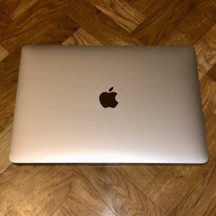 MacBook Air M1 Silver 8GB/256GB, 32 цикла