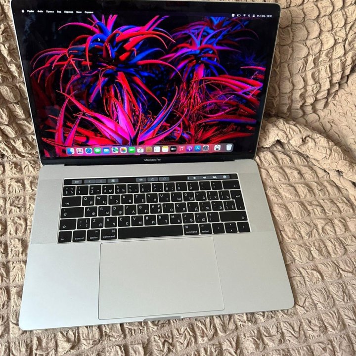 MacBook Pro 15 2016, 500gb SSD, 20 циклов , CORE I