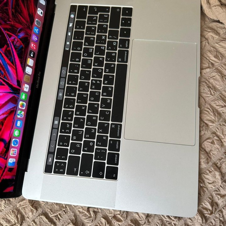 MacBook Pro 15 2016, 500gb SSD, 20 циклов , CORE I