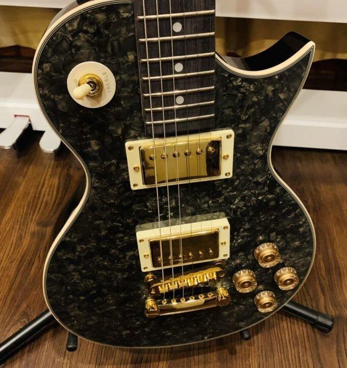 Электрогитара Les Paul Limited Gold Edition