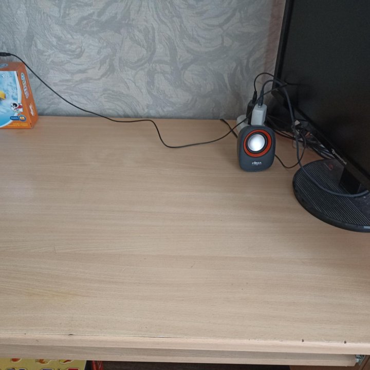 Кампьютерный стол