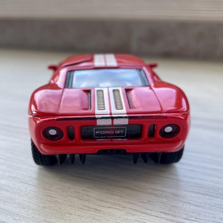 Модель авто Ford GT