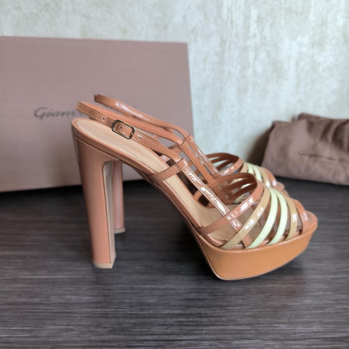 Босоножки 37 Gianvito Rossi