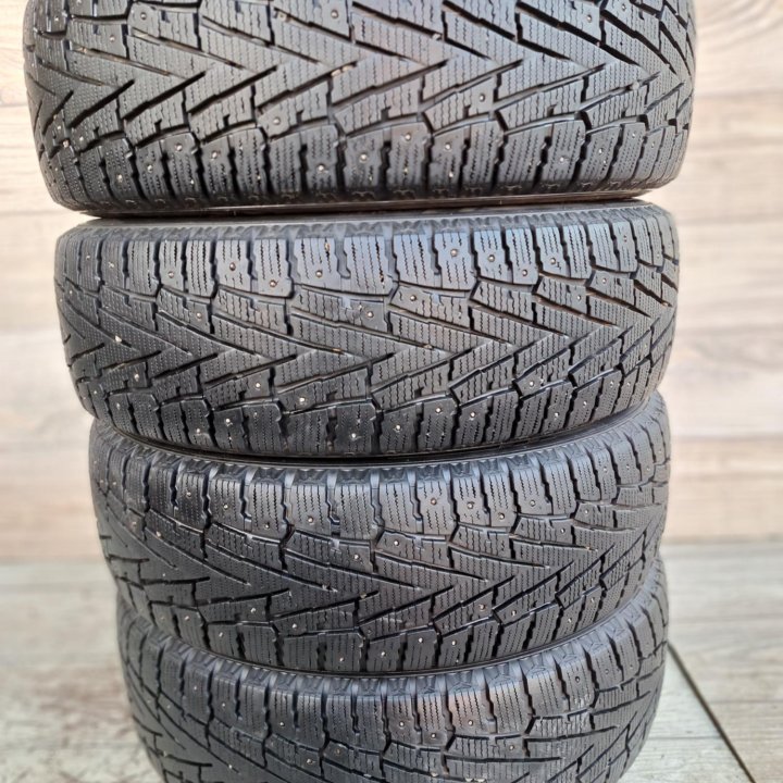 225/65/17, Roadstone WinSpike, 4 шт