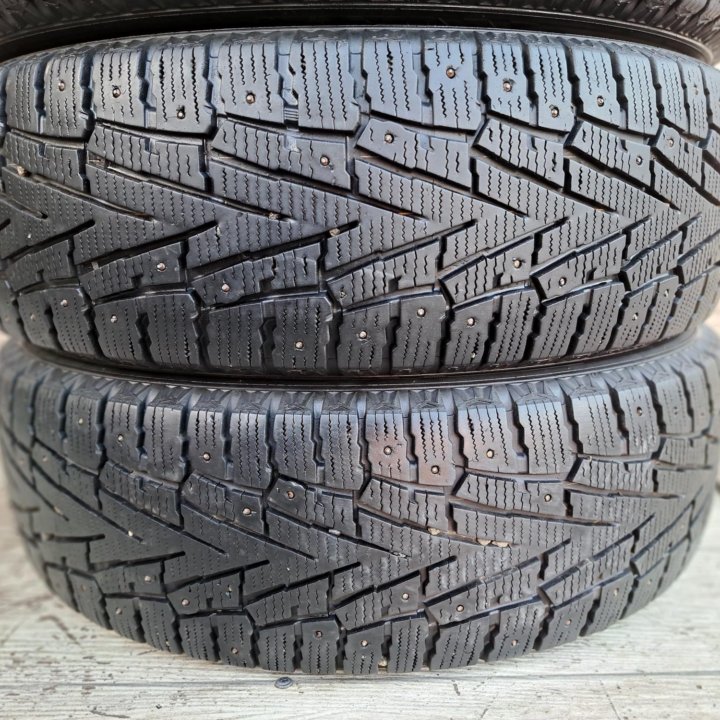 225/65/17, Roadstone WinSpike, 4 шт