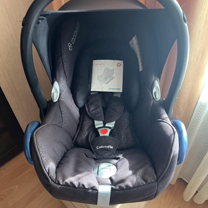 Автолюлька Maxi Cosy Cabriofix 0+