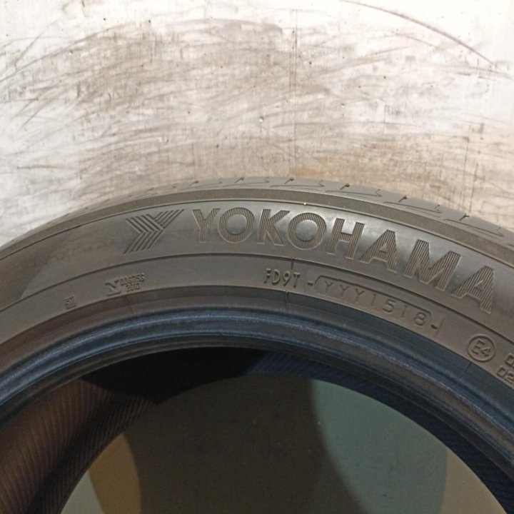 Yokohama Advan dB V552 235/50 R17 пара