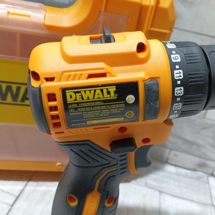 Шуруповерт dewalt 18 v