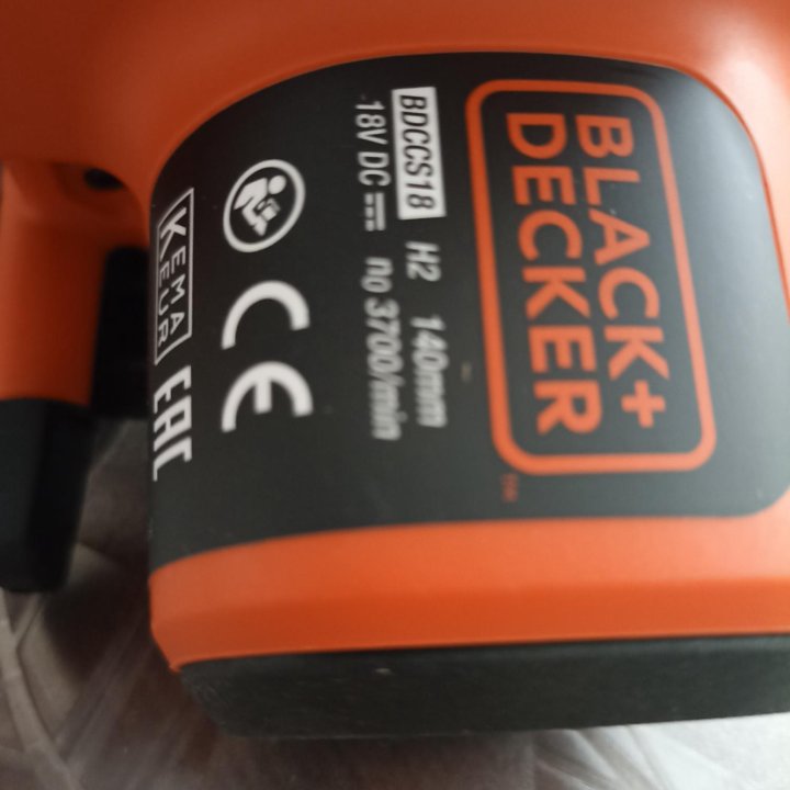 Циркулярная аккумуляторная пила BLACK+Decker