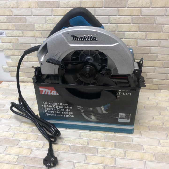 Циркулярная пила Makita HS7000 с диском