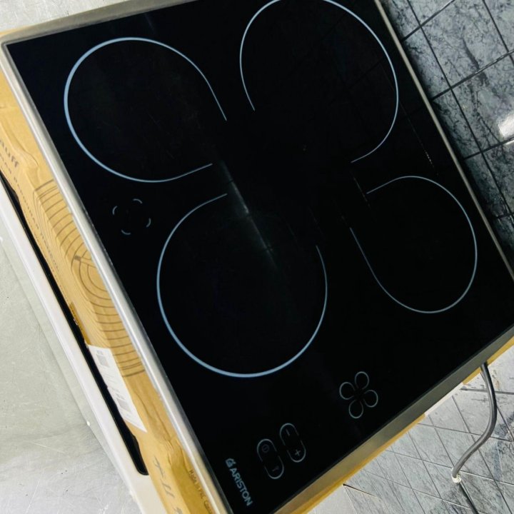 Варочная панель Ariston