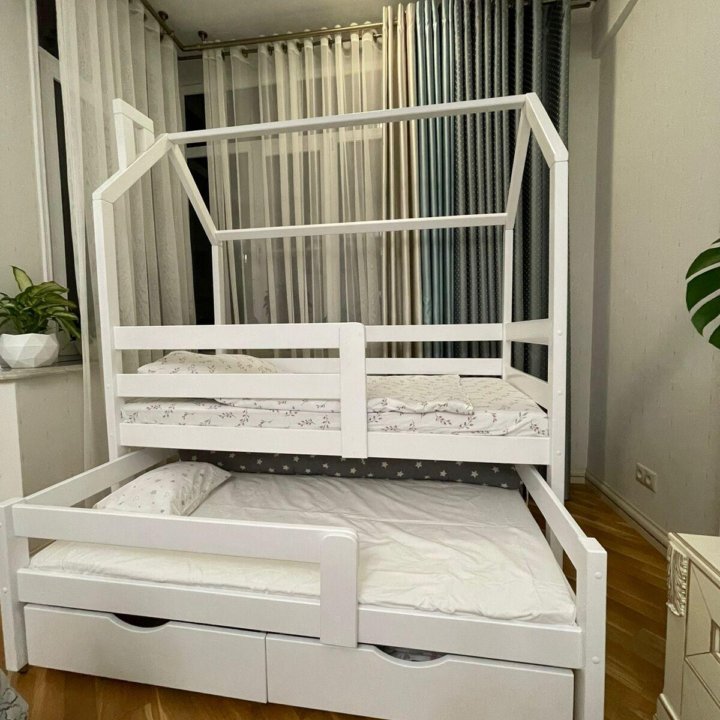 Двухъярусная детская кровать белая