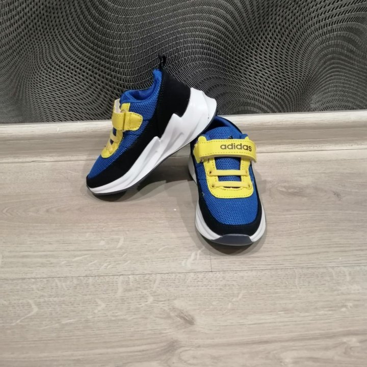 Кроссовки Adidas новые р.28,34,35,36