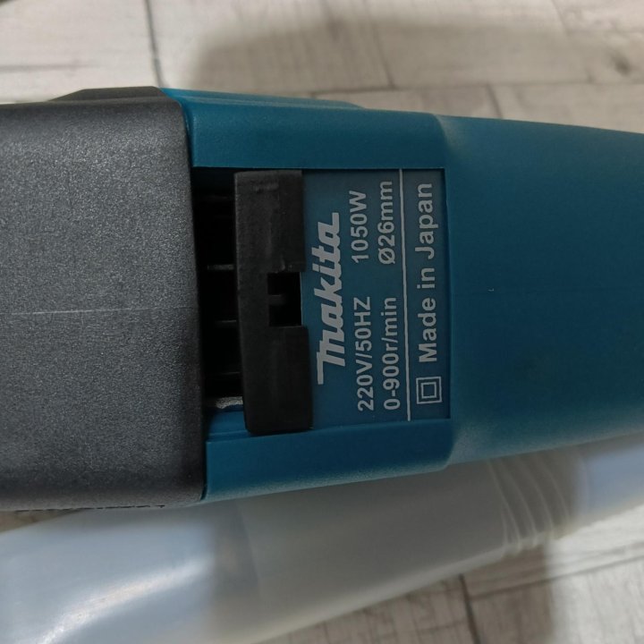 Перфоратор makita 1050 w