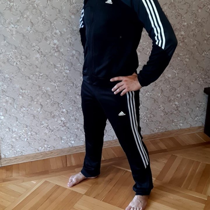 Мужской спортивный костюм Adidas