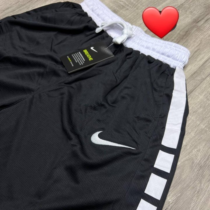 Шорты Nike