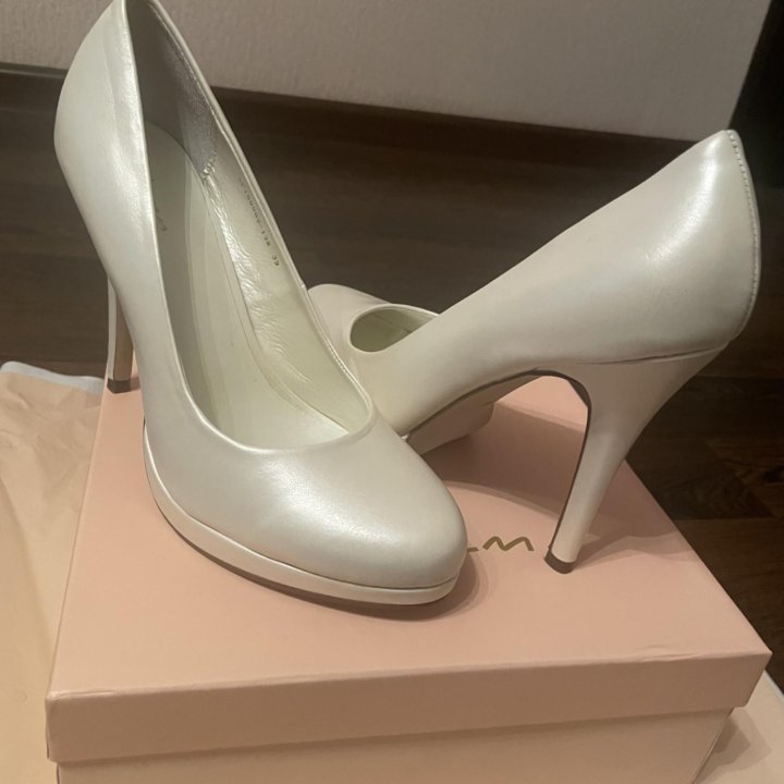 Туфли blossem,39 размер