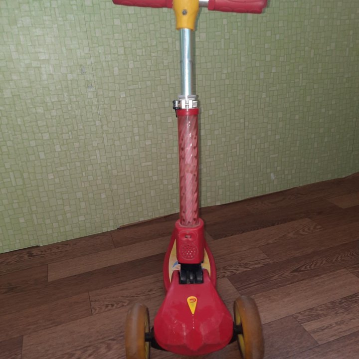 Самокат трехколесный scooter