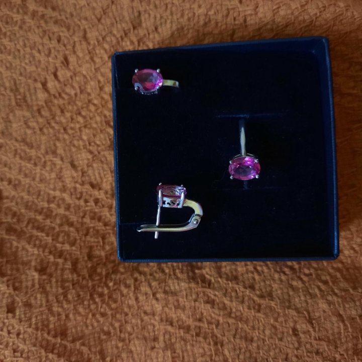 Комплект с топазами