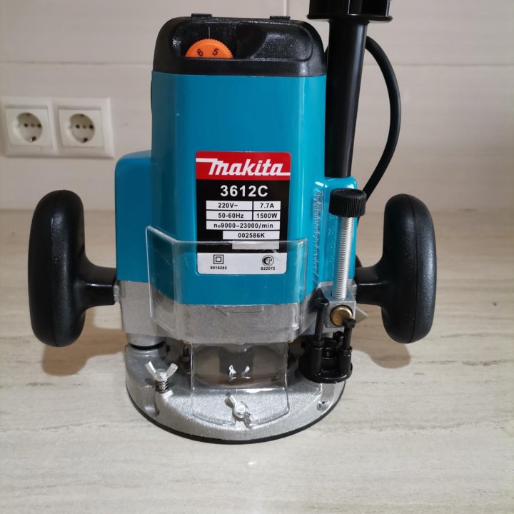 Фрезер Makita 3612c