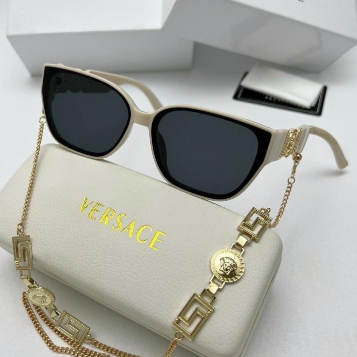 Солнцезащитные очки Versace