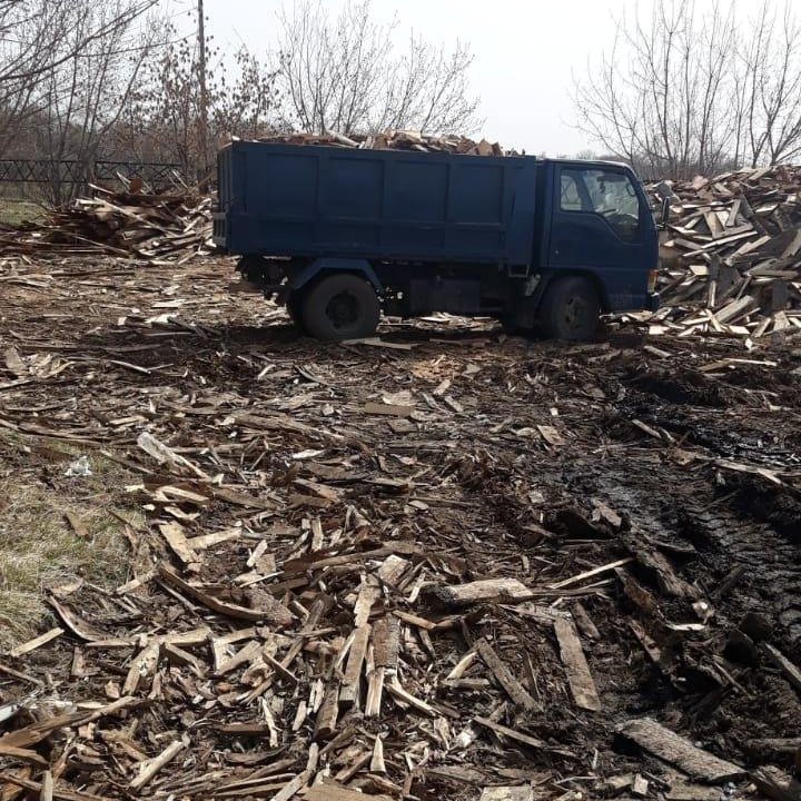 Дрова на растопку горбыль ель. Обрезки дуб.