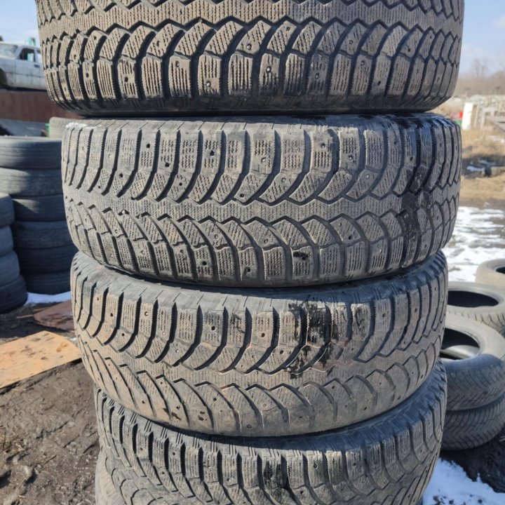 Bridgestone Blizzak Spike-01, 255/65/17